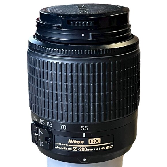 Nikon AF-S DX NIKKOR 55-200mm f/4-5.6G ED VR Lens - Picture 1 of 12
